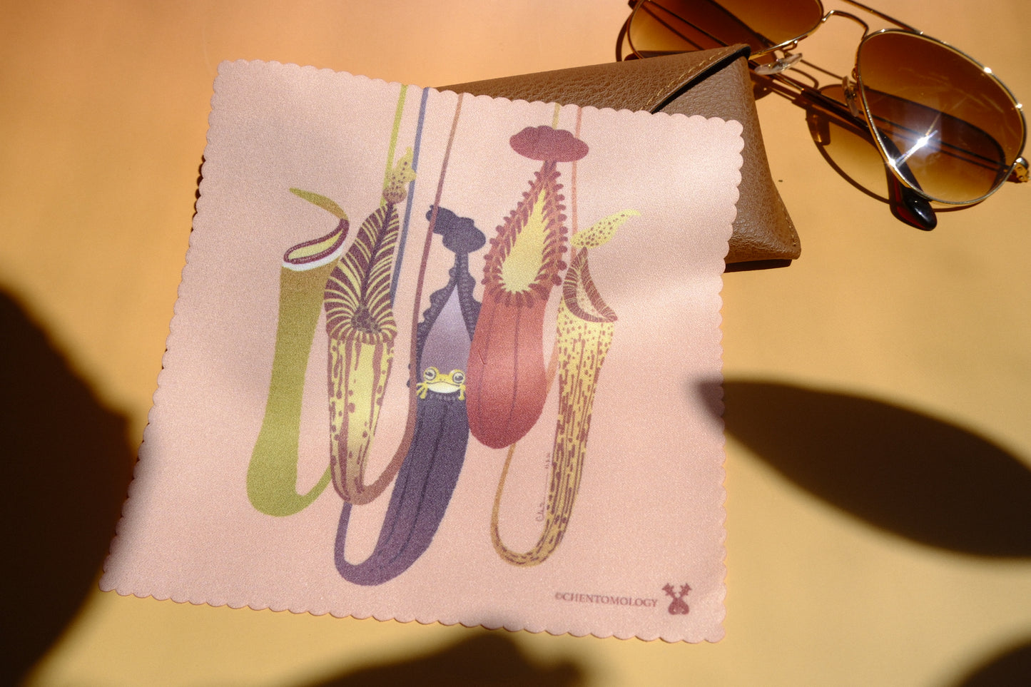 Nepenthes glass cloth