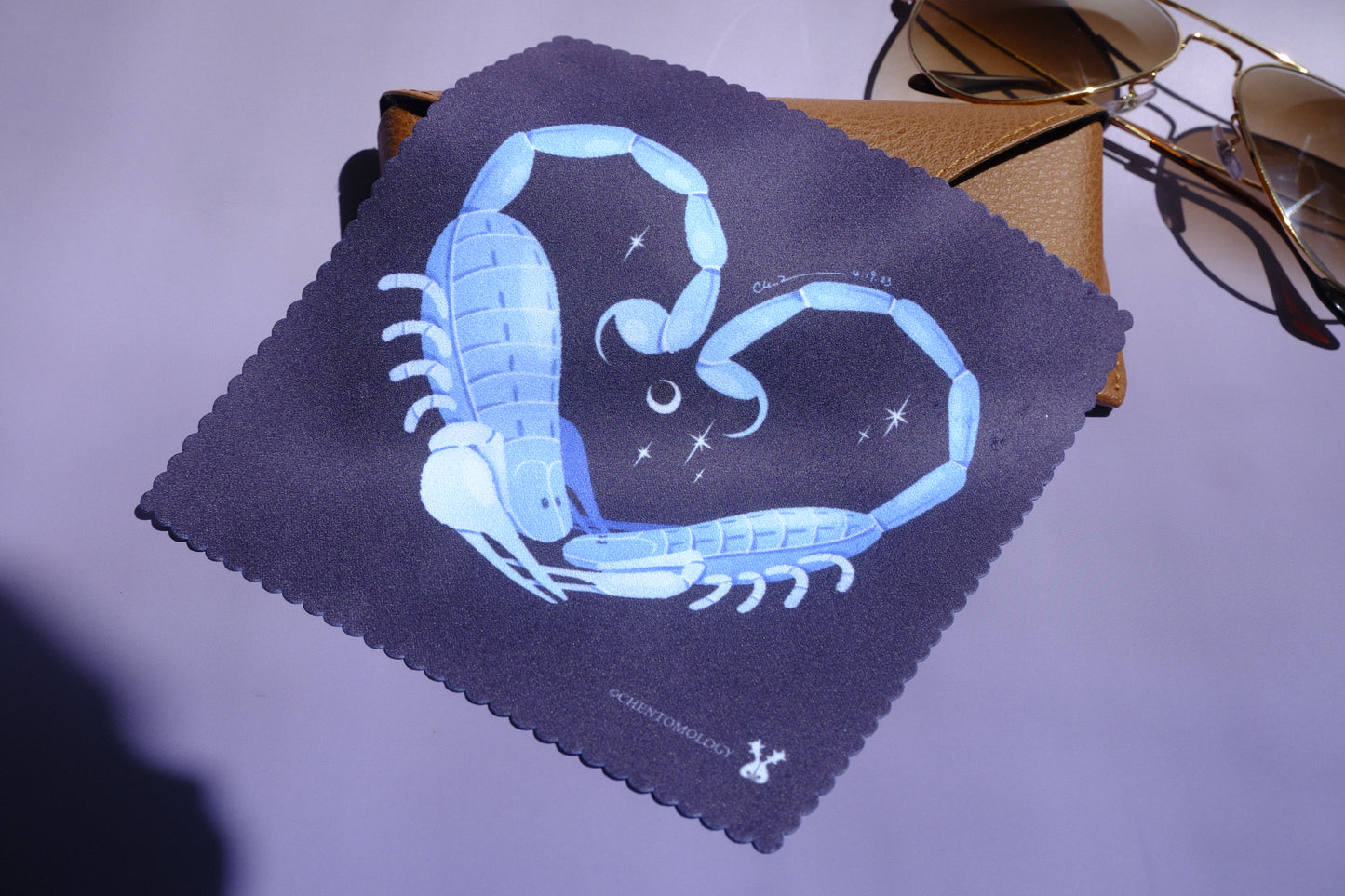 Scorpion dance glass cloth